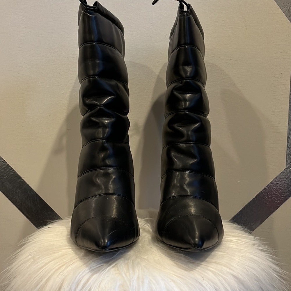 Black leather (faux) quilted / puff boots!
